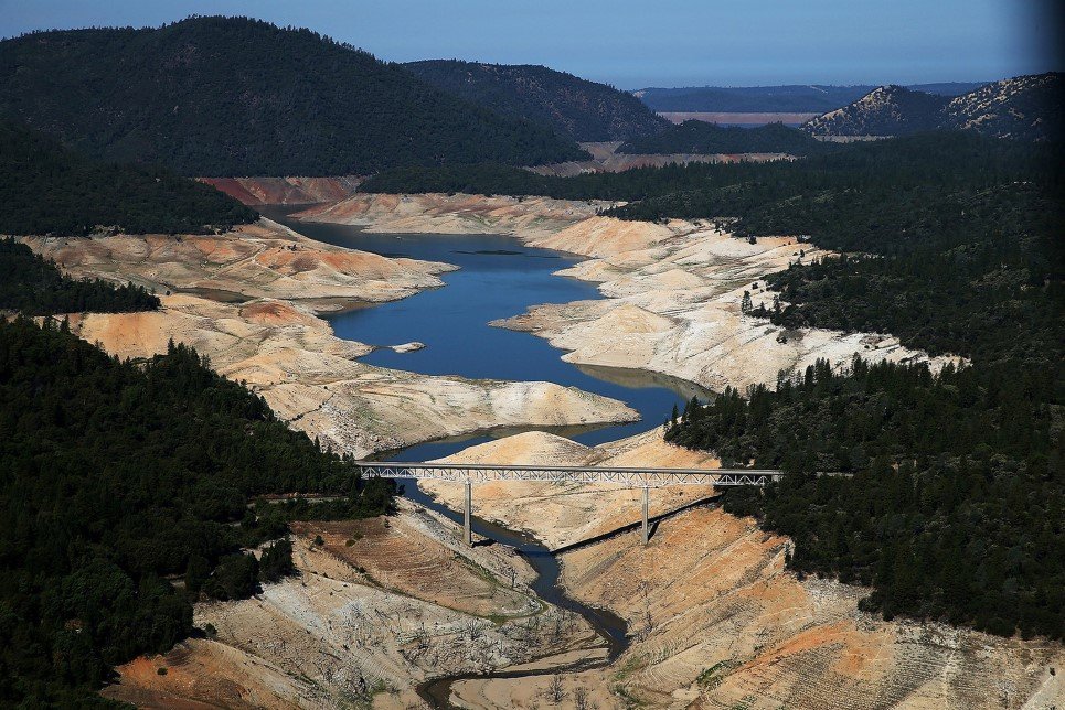 100A. A section of Lake Oroville shows the millennium’s worst drought in Oroville, California.