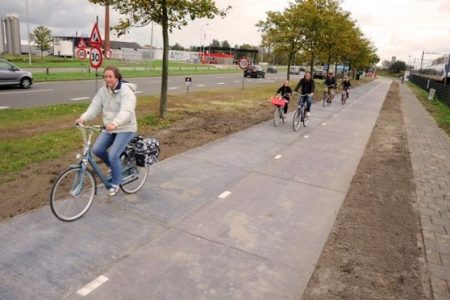 Netherlands Inaugurates World’s First Bike Path Made Entirely out of Solar Panels