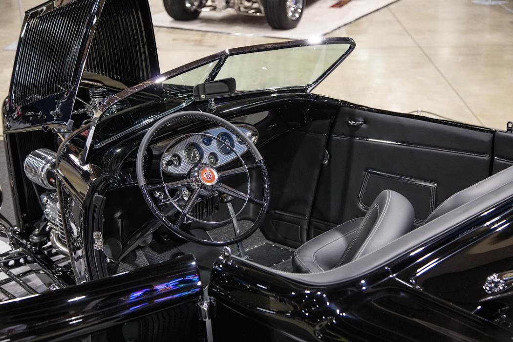 fa5afcb0-a657-11e4-ab7d-a364bfbe5f8e_America-most-beautiful-roadster-73