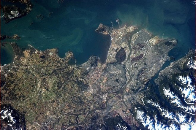 Incredible Space Photography by Chris Hadfield (10)