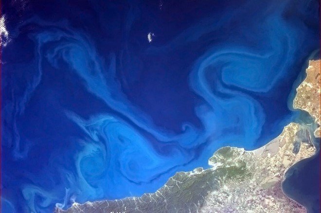 Incredible Space Photography by Chris Hadfield (14)
