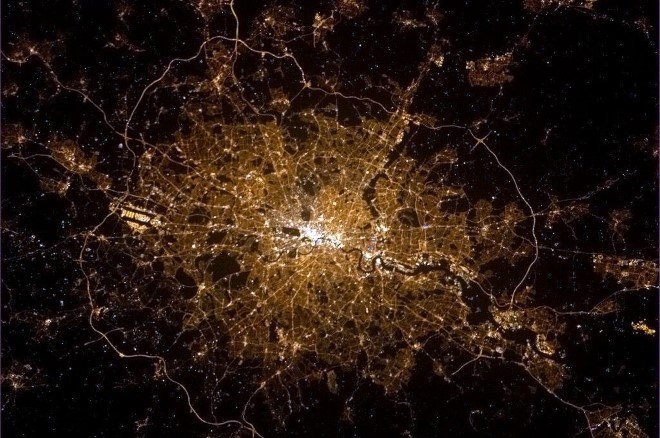 Incredible Space Photography by Chris Hadfield (18)
