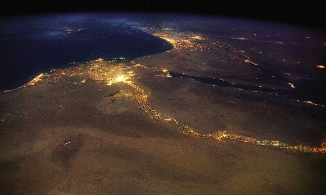 Incredible Space Photography by Chris Hadfield (2)