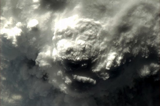 Incredible Space Photography by Chris Hadfield (24)