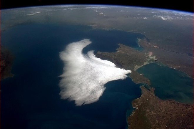 Incredible Space Photography by Chris Hadfield (6)