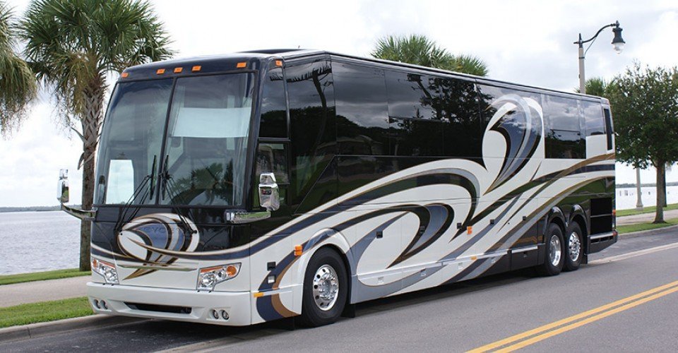 2015 Millennium Prevost H3-45, S4