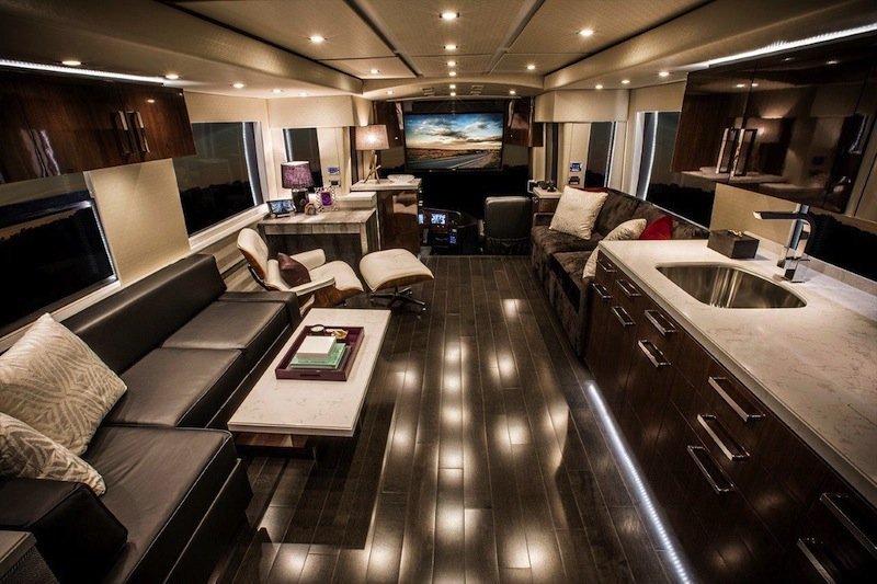 2014 Featherlite Vantare