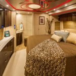 Marathon Show Coach No. 1220