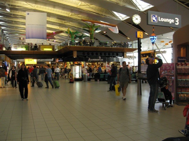 Amsterdam Schiphol Airport (AMS) (2)