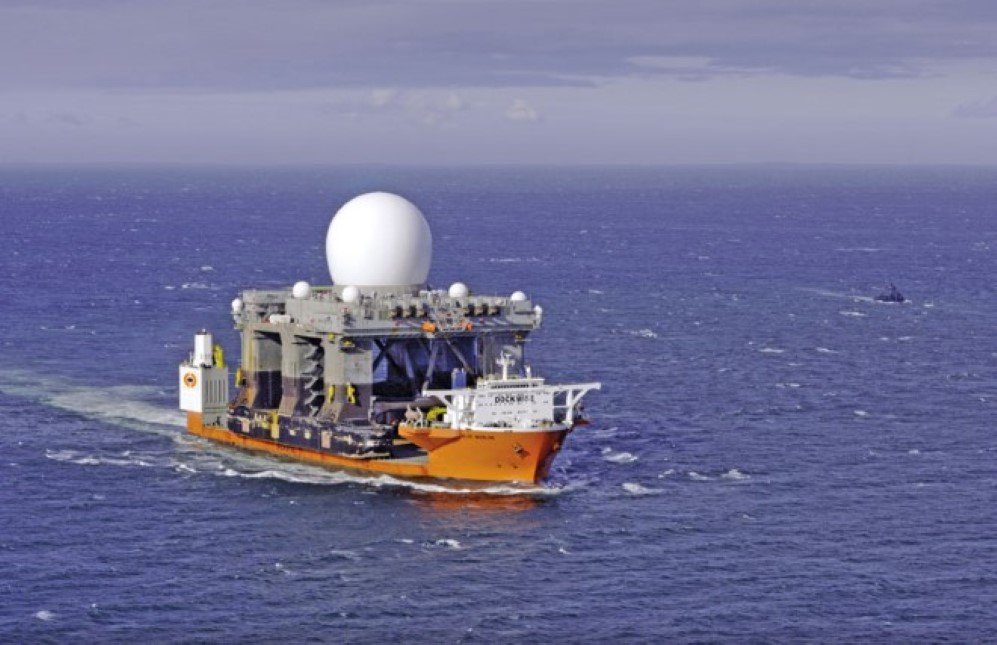 Blue Marlin transporting the US C Based X-Band Radar (SBX)