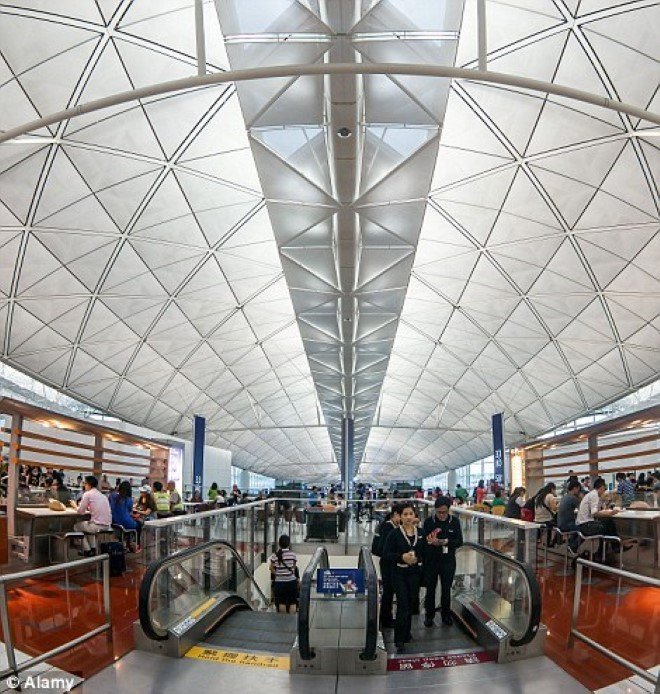 Hong Kong International Airport (HKG) (1)