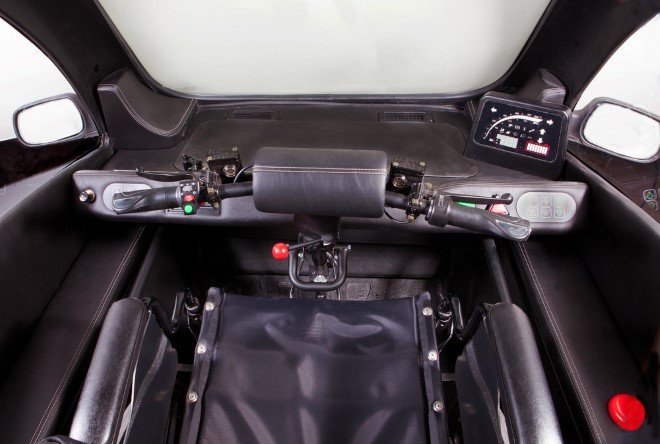 Kenguru seat-less electric hatchback (6)