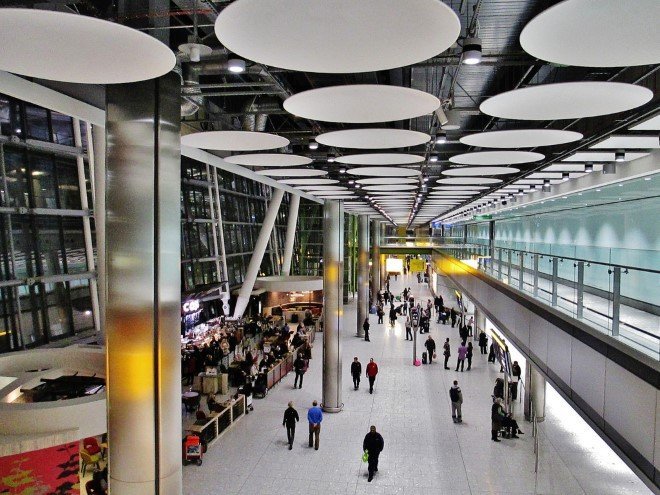 London Heathrow Airport (LHR) (1)
