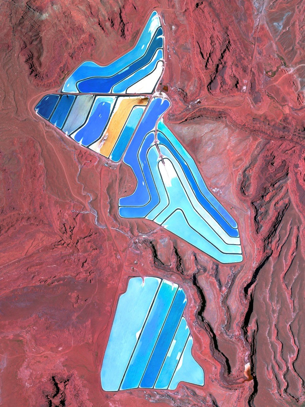 Evaporation ponds of Intrepid Potash mine