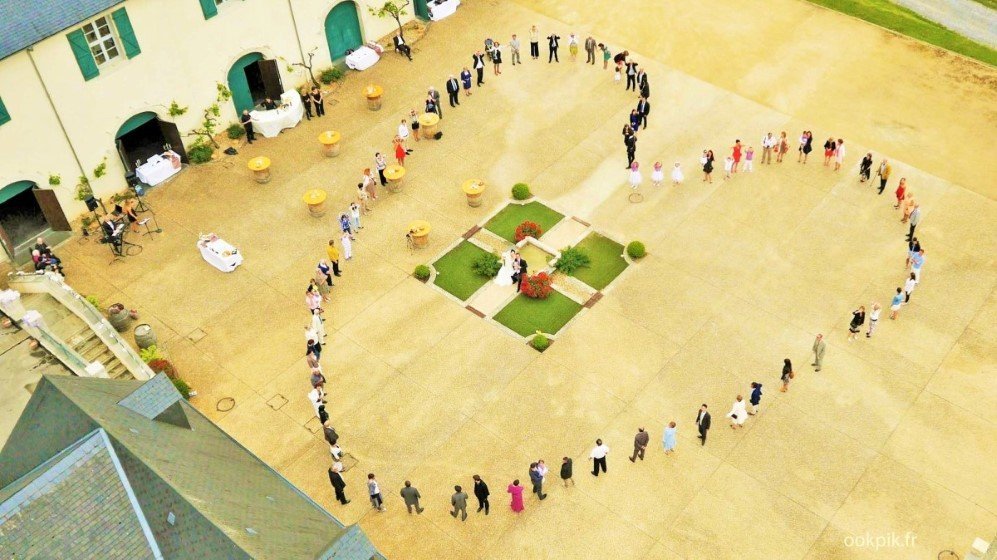 Wedding in France, say love with your heart.