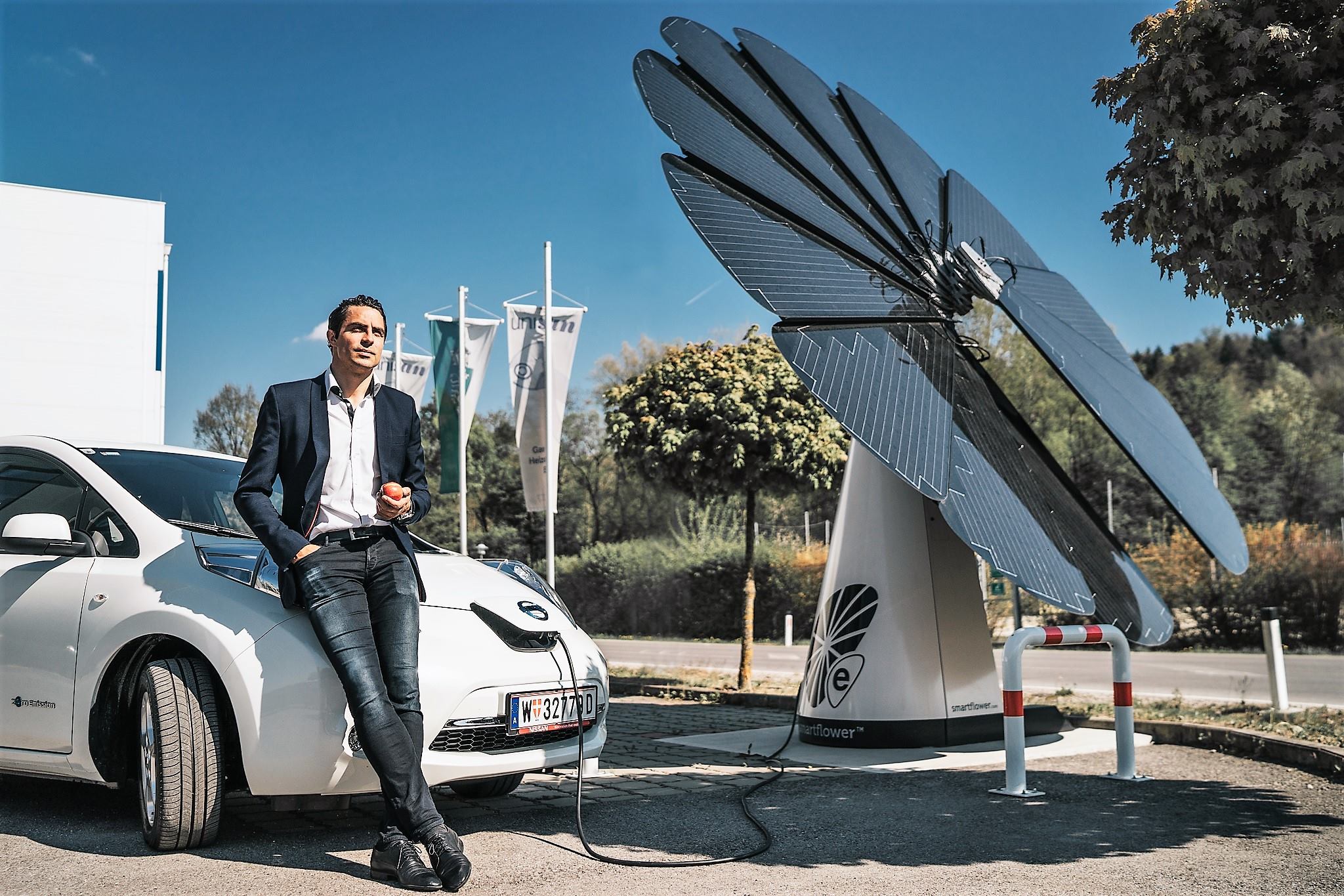 SmartFlower Solar 4