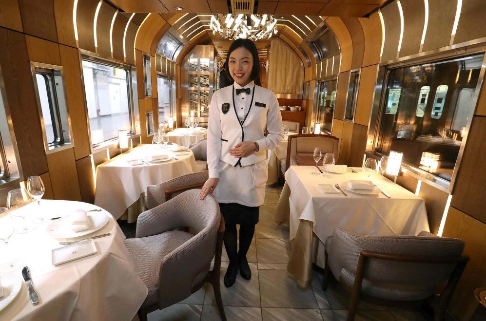 Japanese Shiki Shima Train 6