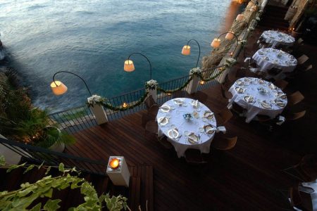 This Italian Cave Restaurant Gives You The Romantic Getaway You’ve Been Craving For