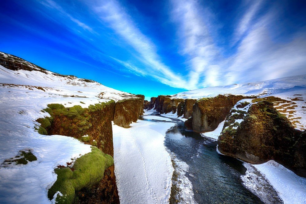Fjaðrárgljúfur Canyon Iceland 18