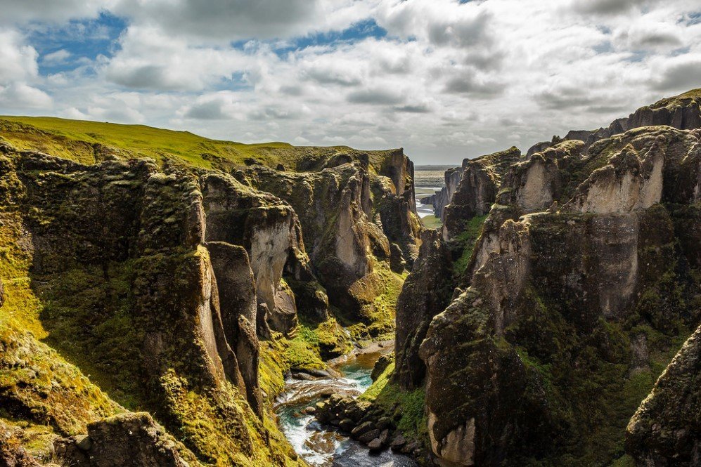Fjaðrárgljúfur Canyon Iceland 5