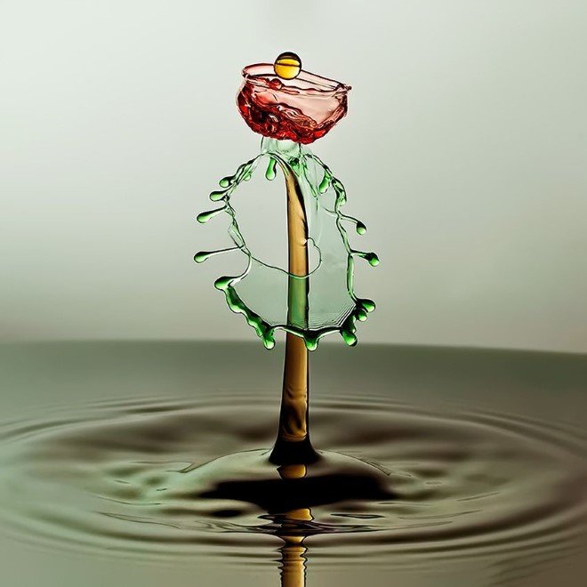 A tall colorful droplet.