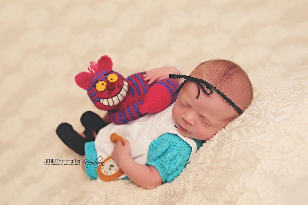 Baby Alice In Wonderland