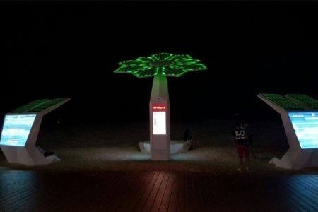 Solar powered ‘Smart Palm Trees’ provide WiFi and phone charging stations in Dubai