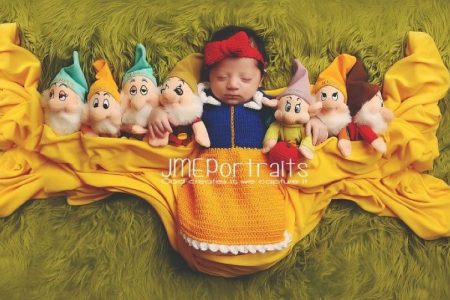 These 25 Adorable Nerdy Baby Shoots Will Melt Your Heart Right Away
