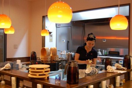 This Restaurant In Tokyo Will Give You A Free Meal Against A 50-Minutes Work Shift