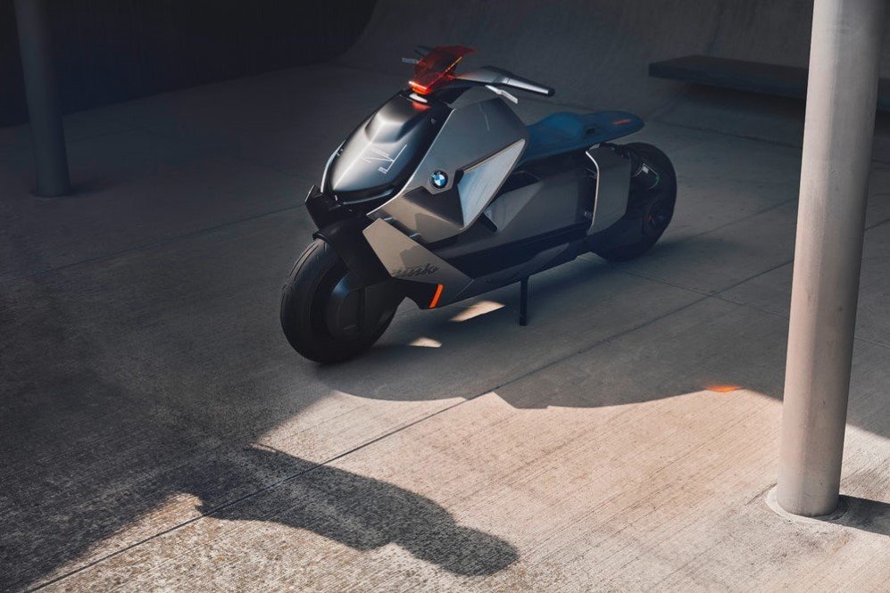 BMW Vision Next 100 Scooter 5