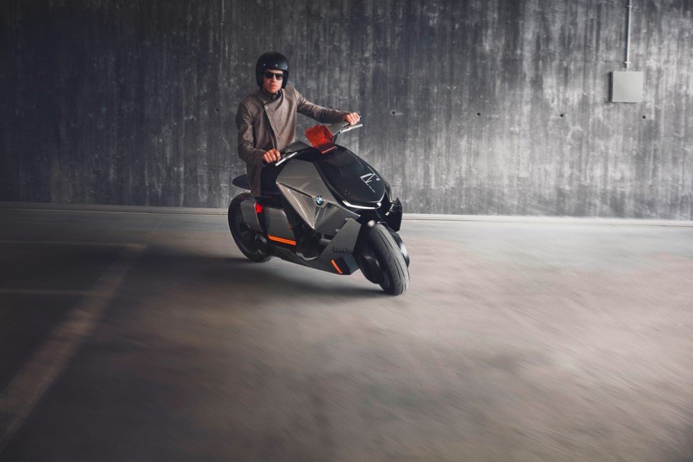 BMW Vision Next 100 Scooter 9