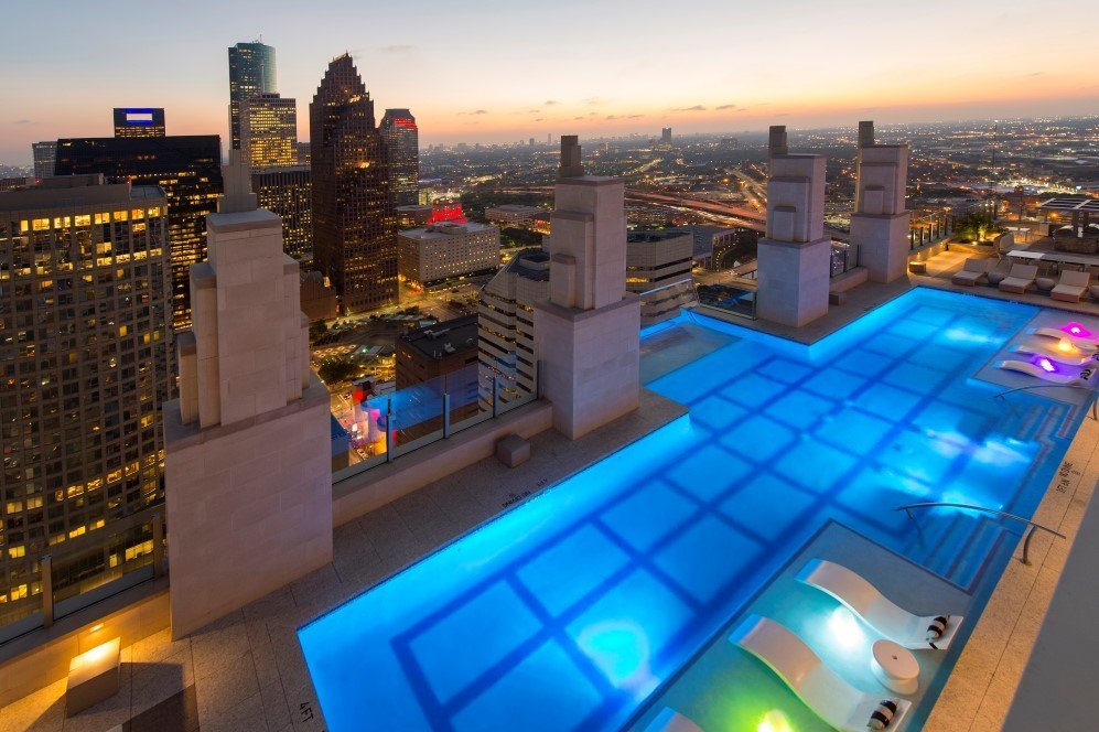 Sky Pool Market Square 1