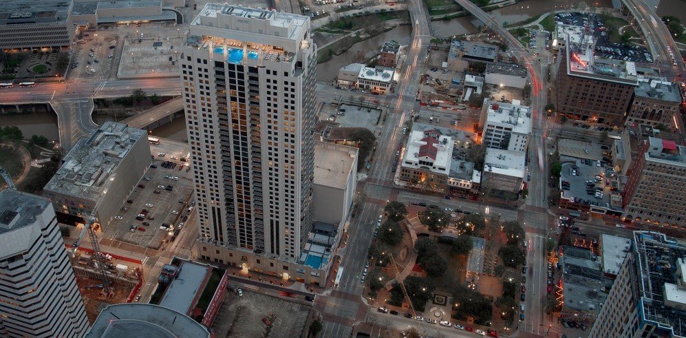 Sky Pool Market Square 8