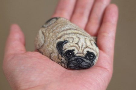Japanese artist gives life to inanimate stones by painting them into adorable animals