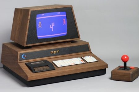 Love Hultén’s PET De Lux pays tribute to the original game-changer of the gaming world
