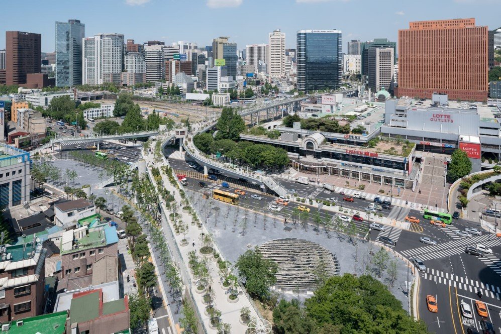 Seoul has turned its concrete highway into an exotic sky ...