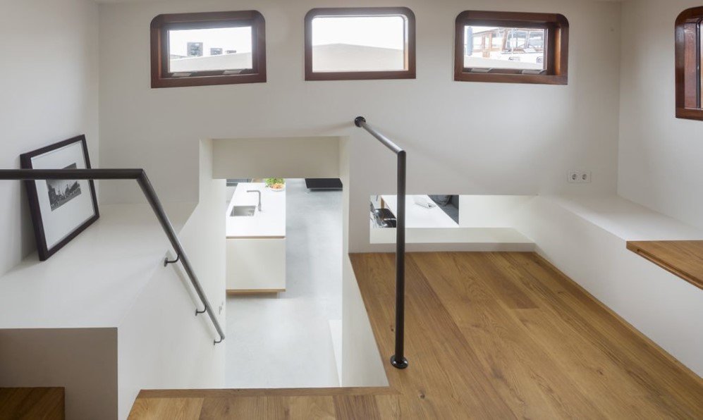 ANA Architectan Floating Home 9