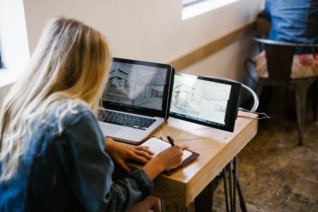 DUO is an on-the-go attachable screen to double-up your laptop display