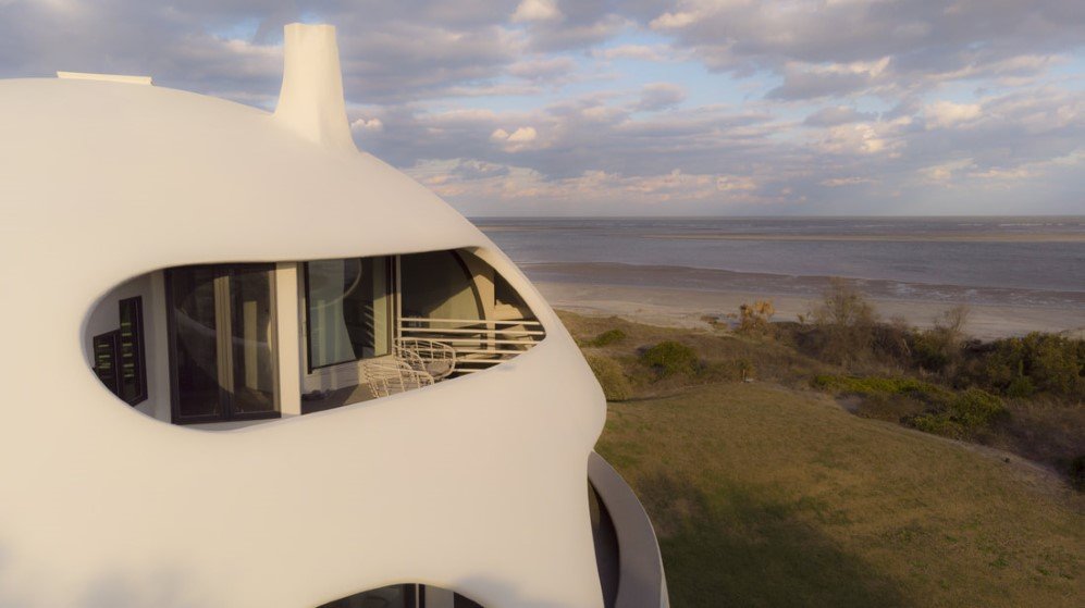 Eye of the Storm Dome House 1