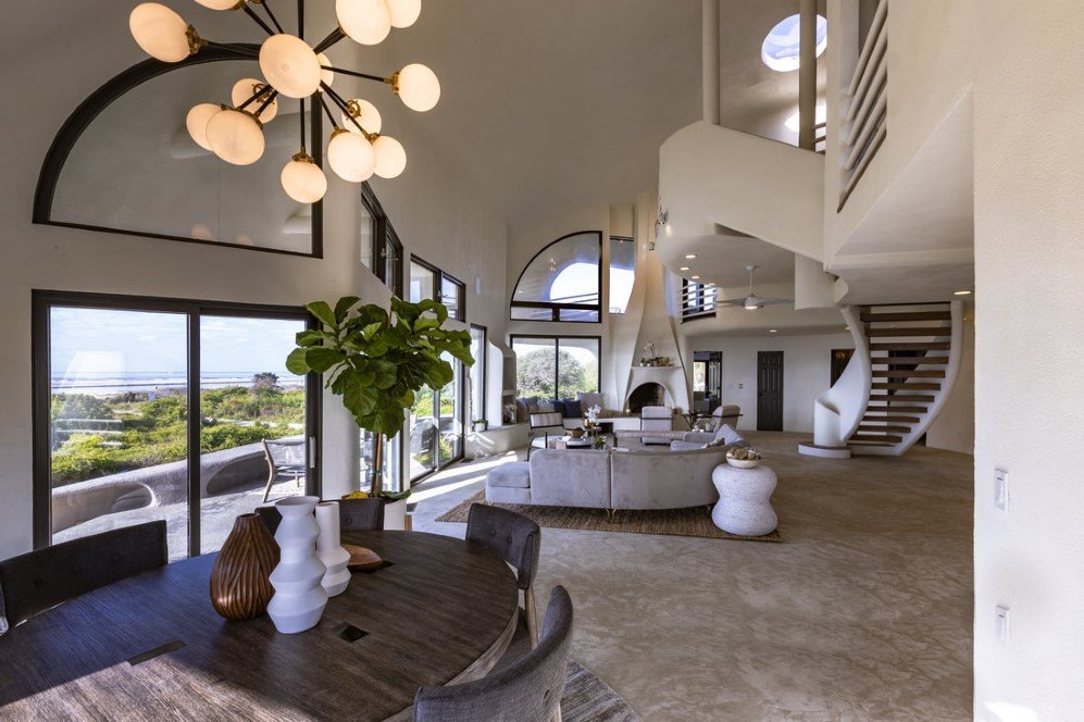 Eye of the Storm Dome House 4