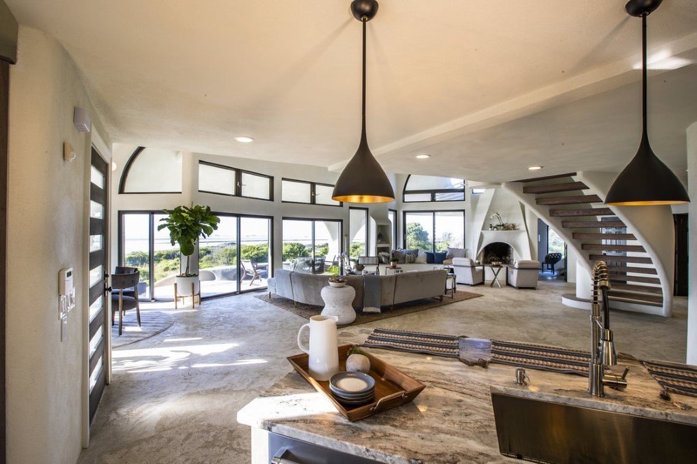 Eye of the Storm Dome House 8