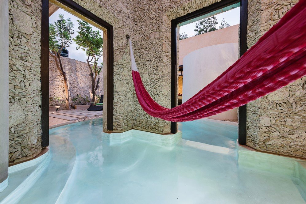 This renovation of an old Mexican home transcends the boundaries of ...