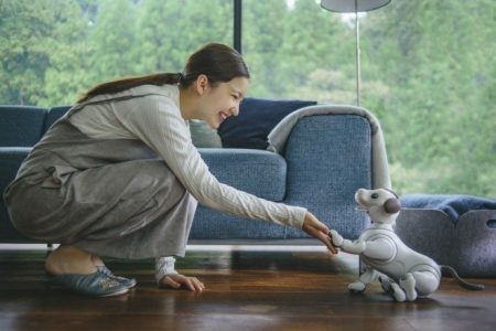 Sony’s 90’s-era robot dog ‘Aibo’ is making a come back with cloud-based AI engine