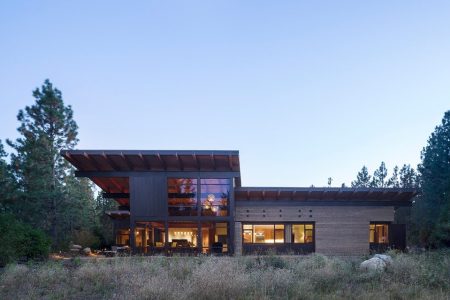 Tumble Creek Cabin by Coates Design Architects offers offers sustainable luxury