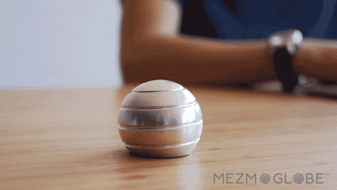 MEZMOGLOBE kinetic desk toy 1