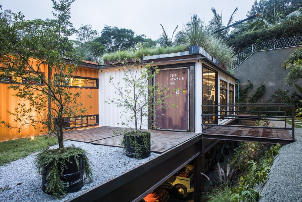SuperLimão Studio Gabriela Coelho Shipping Container Gallery 15