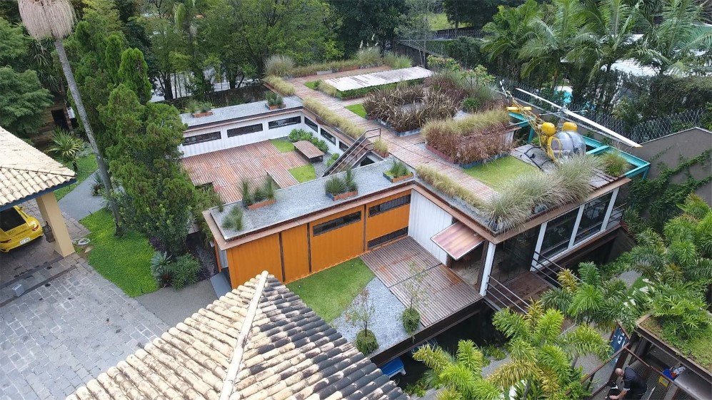 SuperLimão Studio Gabriela Coelho Shipping Container Gallery 17