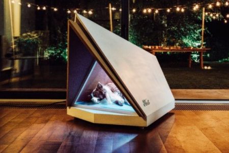 Ford looks to soothe uneasy pets with its noise-cancelling kennel