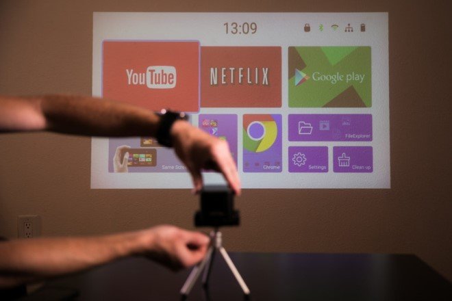 Piqo Cube Projector 1