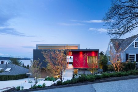 Canadian firm designs a magnificent retirement home by the sea